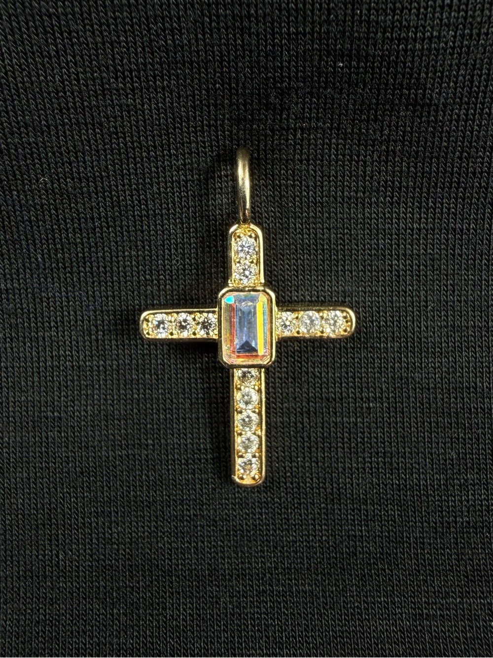 SU CH Gold tone Cross pendant